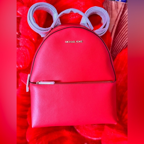 NWT Michael Kors Sheila Medium Backpack Color Red - Picture 5 of 9